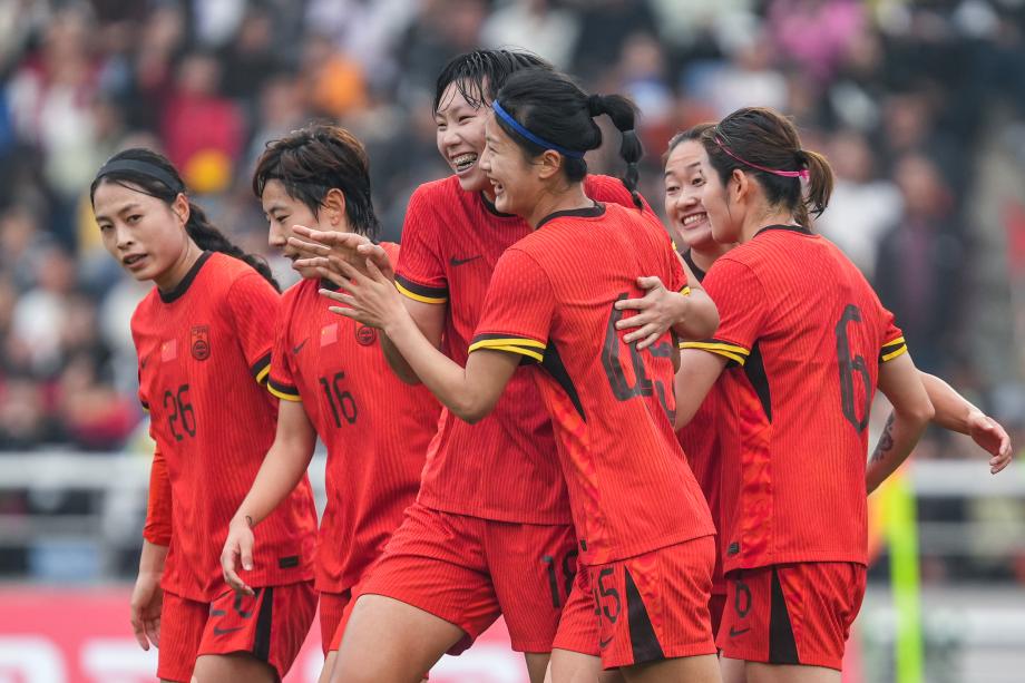 [图]永川女足邀请赛-中国5球大捷乌兹别克斯坦